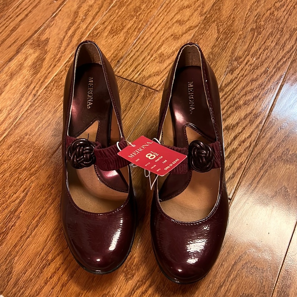 Merona heeled shoe maroon NWT size 8.5